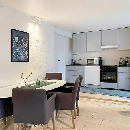 Apartment Center Getaway 3 By Berti