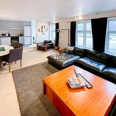 Center Getaway 3 By Berti Apartman